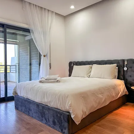 T2 Renovado | Piscina & Garagem | Marina Park