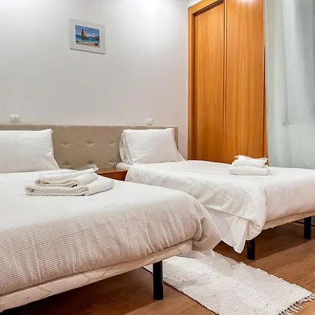 Apartment T2 Renovado | Piscina & Garagem | Marina Park *