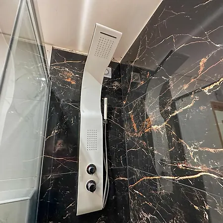 Apartment T2 Renovado | Piscina & Garagem | Marina Park Lagos