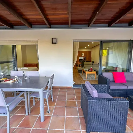 T2 Renovado | Piscina & Garagem | Marina Park *