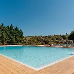 T2 Renovado | Piscina & Garagem | Marina Park