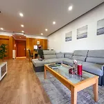 T2 Renovado | Piscina & Garagem | Marina Park