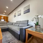 T2 Renovado | Piscina & Garagem | Marina Park Apartment