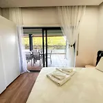 T2 Renovado | Piscina & Garagem | Marina Park Apartment *