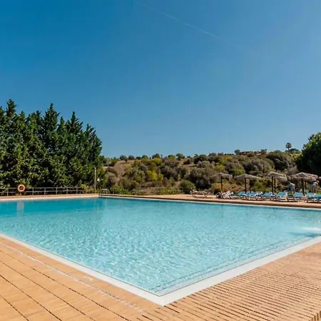 T2 Renovado | Piscina & Garagem | Marina Park