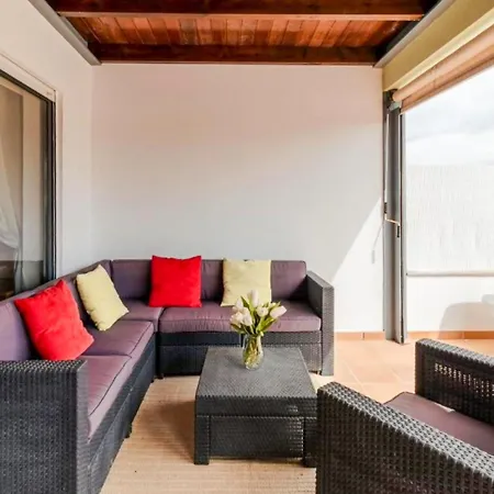 아파트 T2 Renovado | Piscina & Garagem | Marina Park