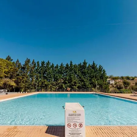 T2 Renovado | Piscina & Garagem | Marina Park *